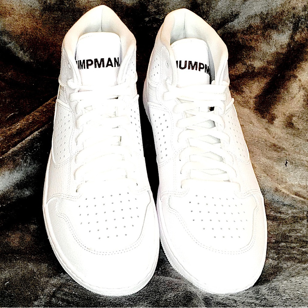 Jordan Jumpman’s white size 11